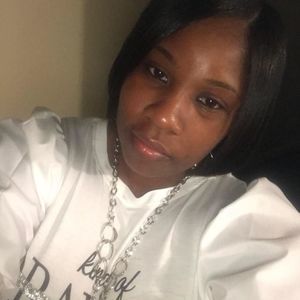 Meet your Posher, Desiree